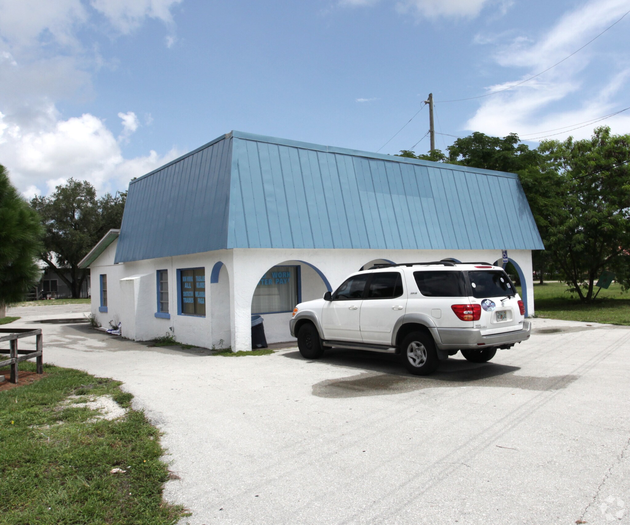4845 Palm Beach Blvd, Fort Myers, FL for sale Primary Photo- Image 1 of 1