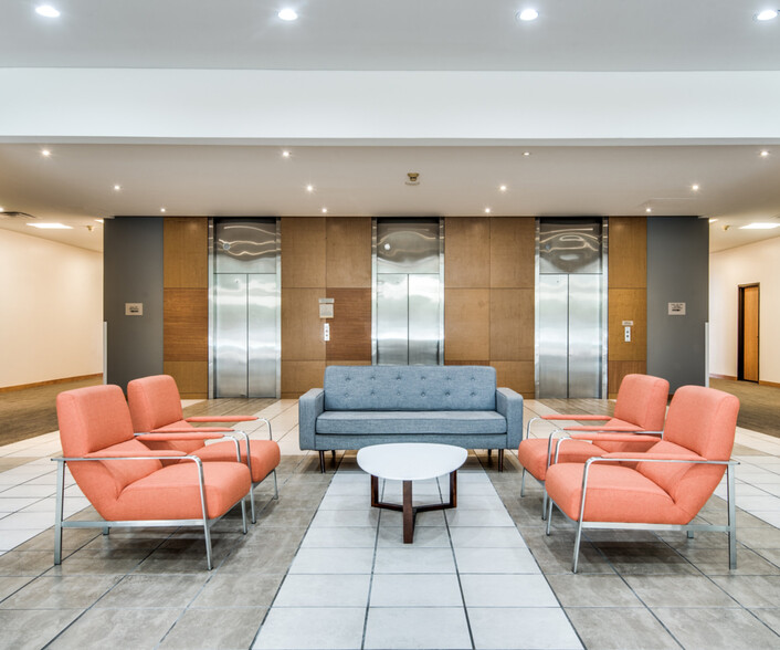 13601 Preston Rd, Dallas, TX for lease - Lobby - Image 1 of 5