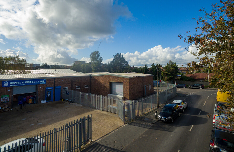 Chesterfield Way, Hayes for lease - Building Photo - Image 1 of 2