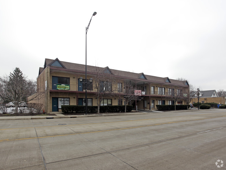 381 N York Rd, Elmhurst, IL for lease - Building Photo - Image 2 of 19