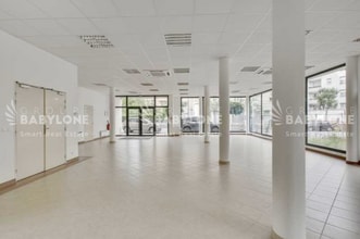Retail in Meudon for lease Interior Photo- Image 1 of 2