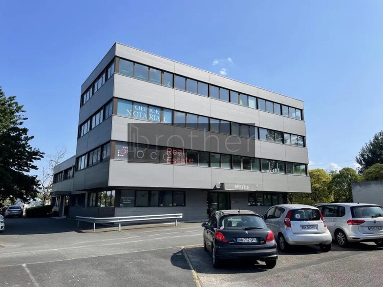 Office in Mérignac for lease - Building Photo - Image 1 of 5
