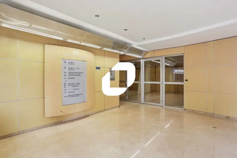 Office in Boulogne-Billancourt for lease - Building Photo - Image 2 of 8