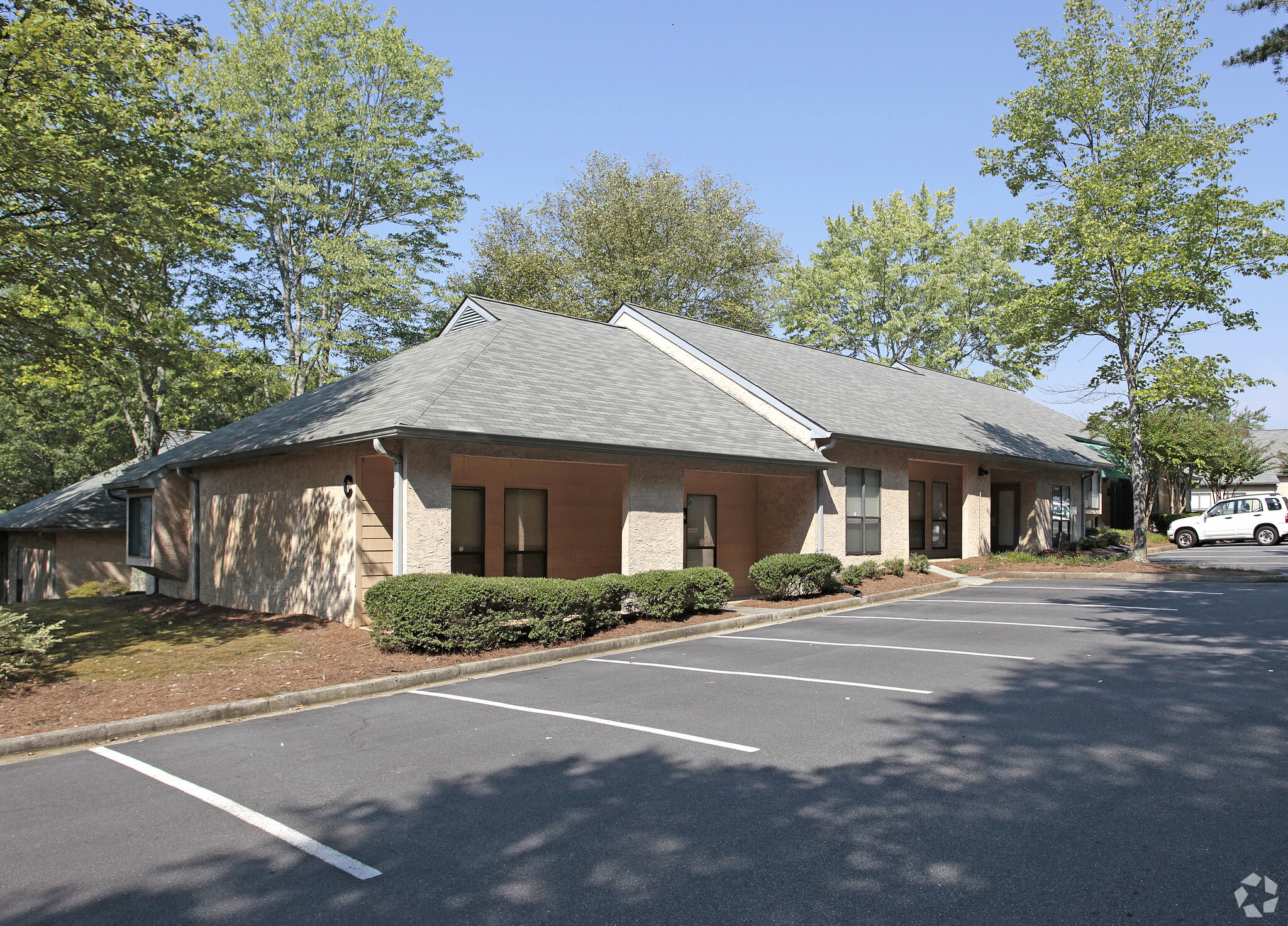 875 Old Roswell Rd, Suite C-200, Roswell, GA for sale Primary Photo- Image 1 of 1