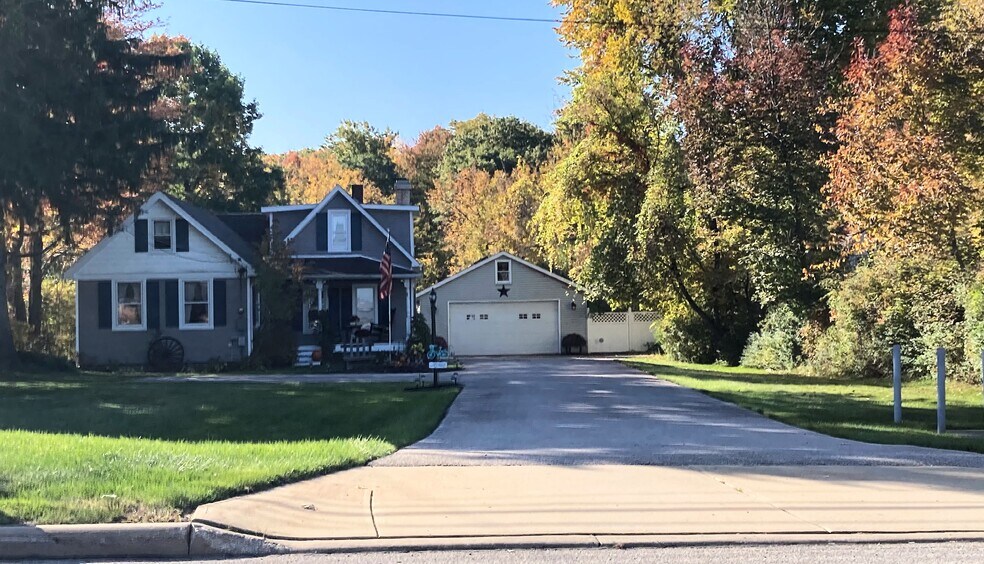 1445 W Royalton Rd, Broadview Heights, OH 44147