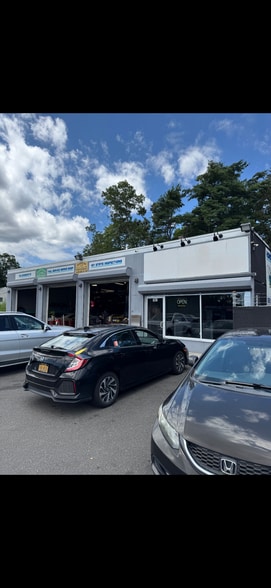 267 Portion Rd, Ronkonkoma, NY for sale - Building Photo - Image 1 of 9