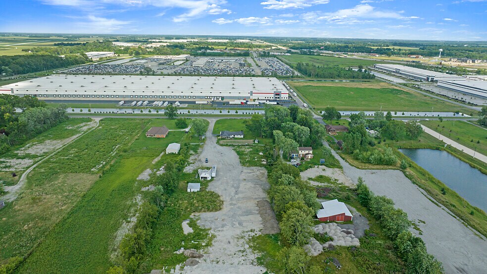 2710 N 700 W, Greenfield, IN for sale - Building Photo - Image 3 of 17