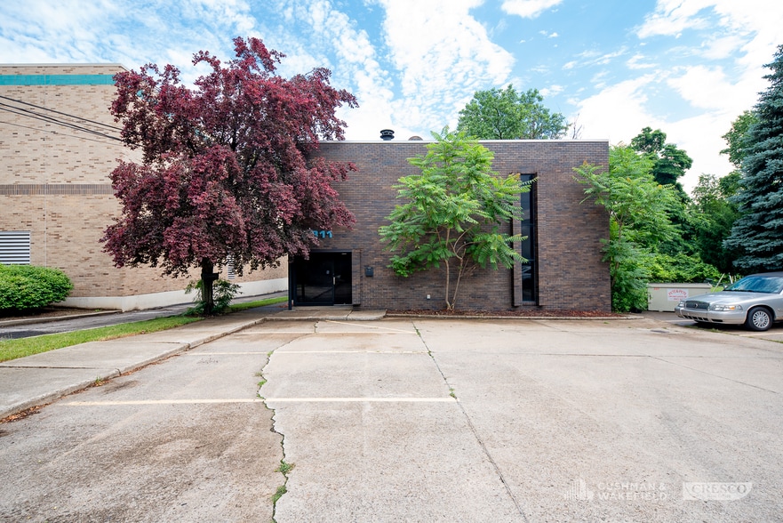 7311 Valley View Dr, Independence, OH for lease - Primary Photo - Image 2 of 7