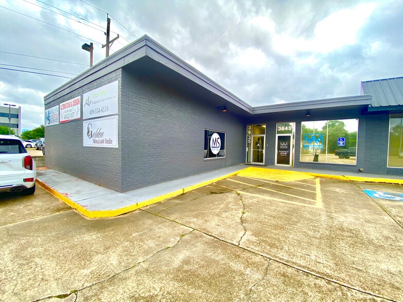 3625-3695 Calder Ave, Beaumont, TX for lease - Building Photo - Image 2 of 8