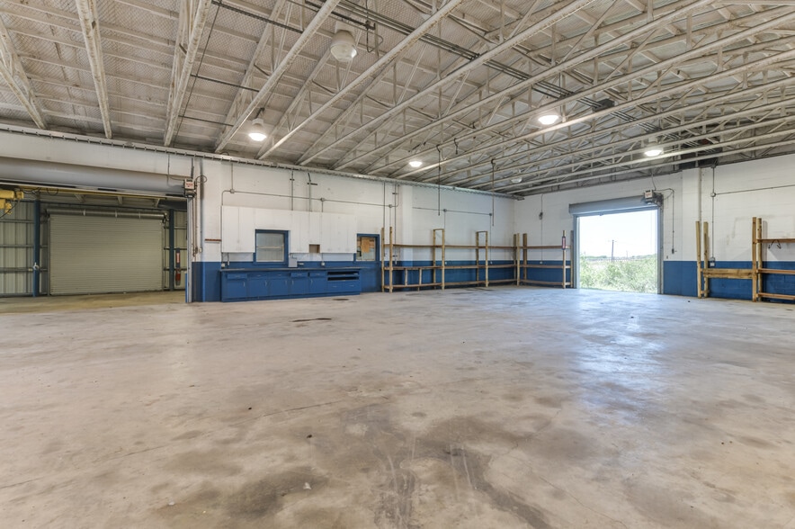 23 Fisher rd, Port Lavaca, TX for sale - Building Photo - Image 3 of 27