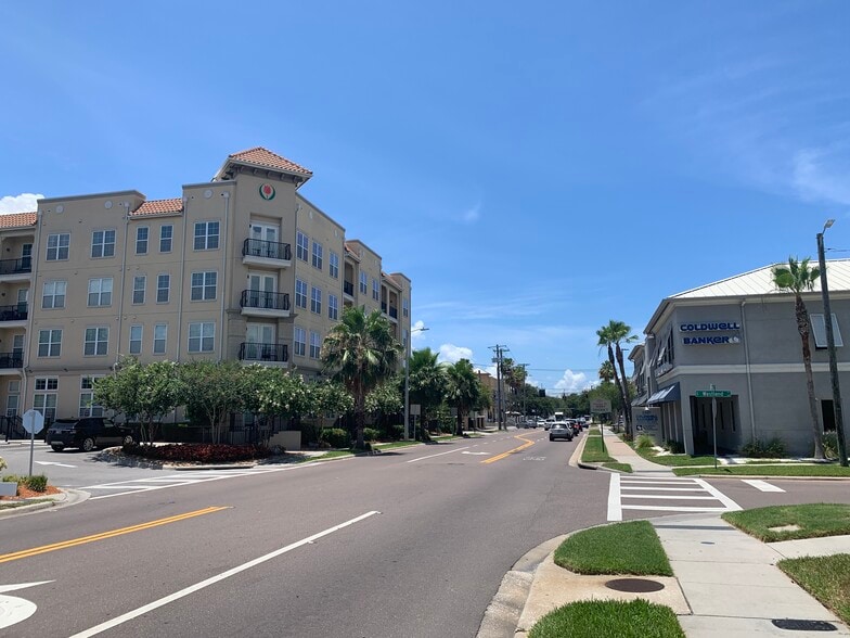 2111 W Swann Ave, Tampa, FL for lease - Building Photo - Image 3 of 15