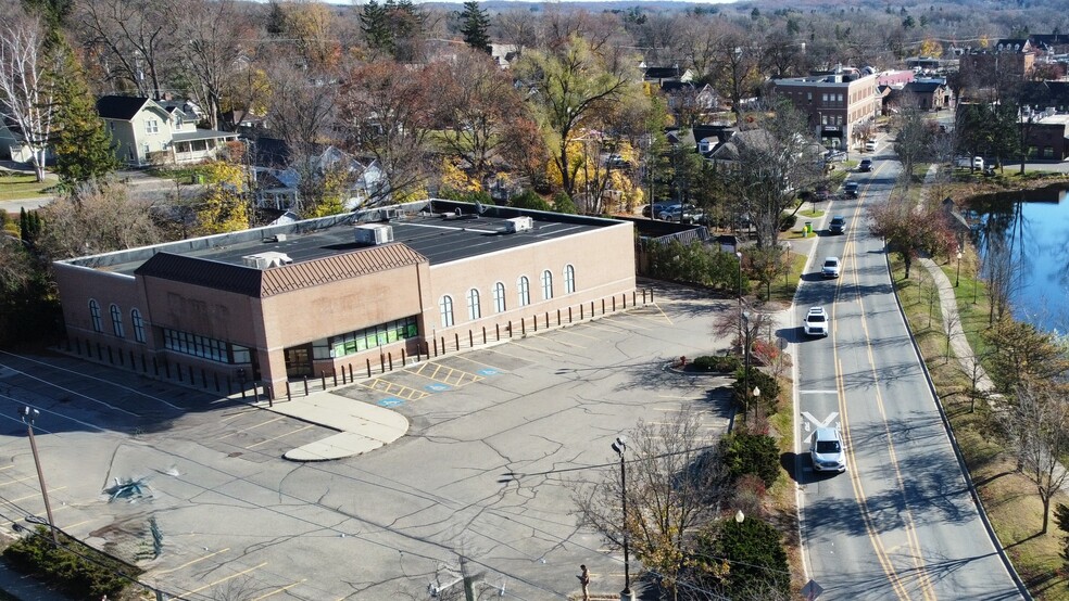 640 N Milford Rd, Milford, MI for sale - Aerial - Image 2 of 8