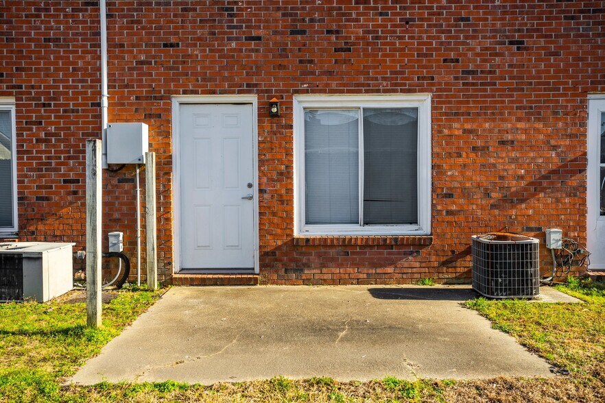 902 Gum Branch Rd, Jacksonville, NC 28540