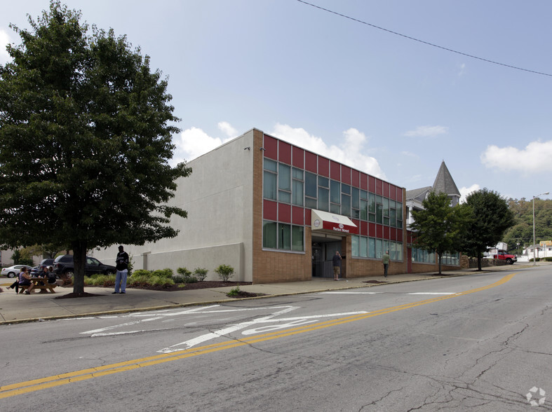 630 Market St, Steubenville, OH for lease - Primary Photo - Image 1 of 4