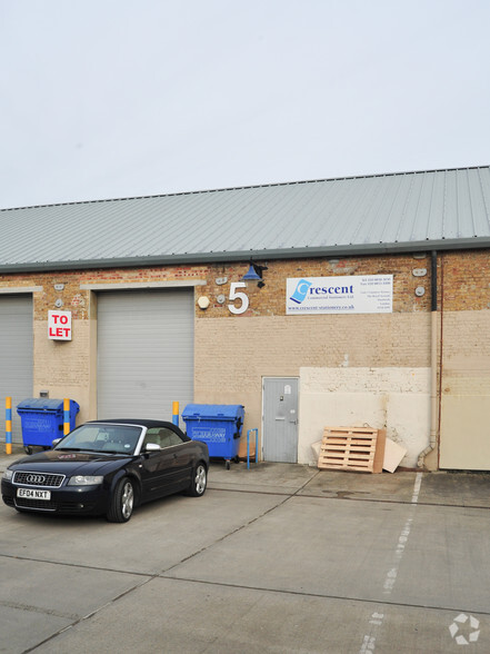 Cornwallis Rd, London for lease - Building Photo - Image 2 of 9