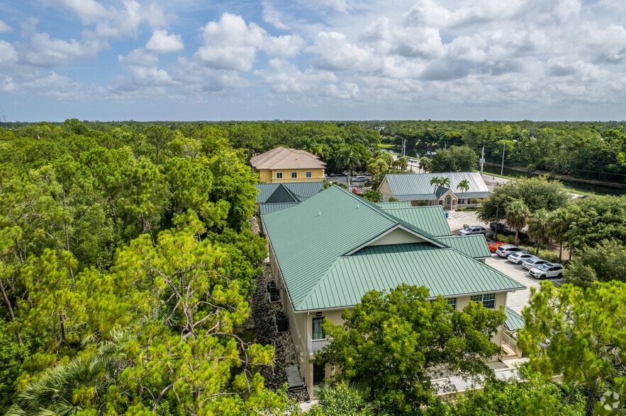 3765-3771 Airport Pulling Rd N, Naples, FL for lease - Building Photo - Image 2 of 10