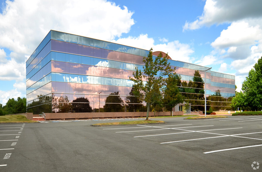 55 Capital Blvd, Rocky Hill, CT for lease - Building Photo - Image 1 of 15