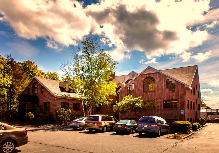 512 Main St, Shrewsbury, MA for sale - Primary Photo - Image 1 of 1