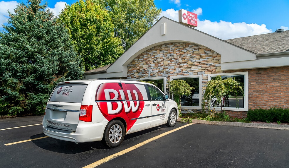 6075 Hill 23 Dr, Flint, MI for sale - Building Photo - Image 3 of 40