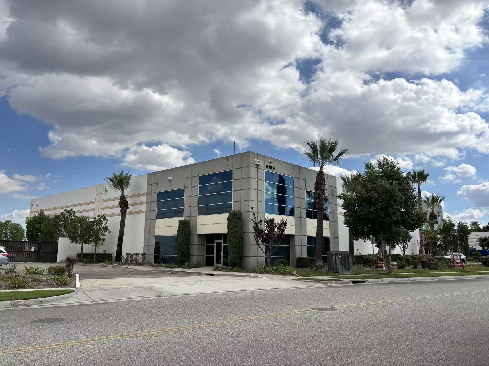 9109 Santa Anita Ave, Rancho Cucamonga, CA for lease Interior Photo- Image 1 of 7