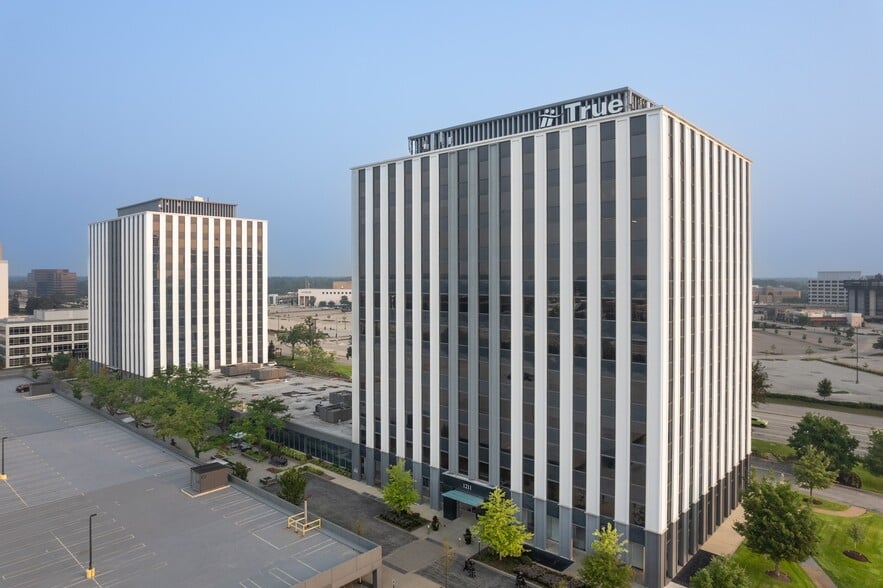 1211 W 22nd St, Oak Brook, IL for lease - Building Photo - Image 1 of 20