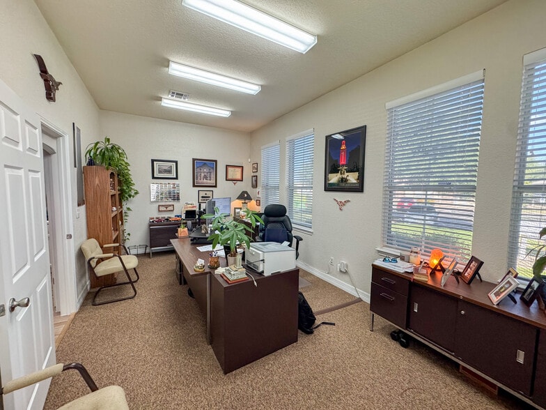 600 Round Rock West, Round Rock, TX for lease - Building Photo - Image 3 of 13