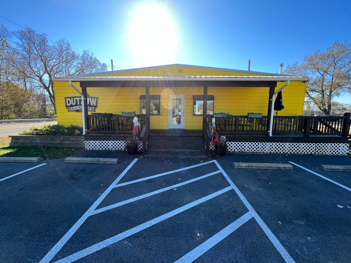 11861 MO94, Marthasville, MO 63357 Dutzow Deli