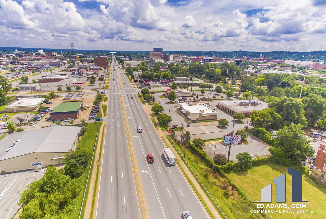 1523 Veterans Pky, Columbus, GA 31901 The Shops At Jackson Square