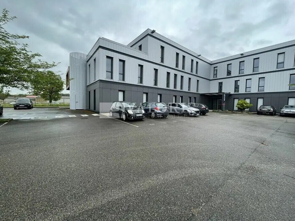Office in Pusignan for lease Building Photo- Image 1 of 2