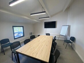 Office in Marseille for lease Interior Photo- Image 1 of 6