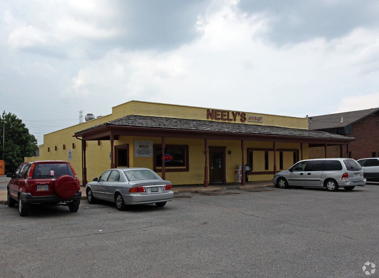 5700 Mount Moriah Rd, Memphis, TN 38115