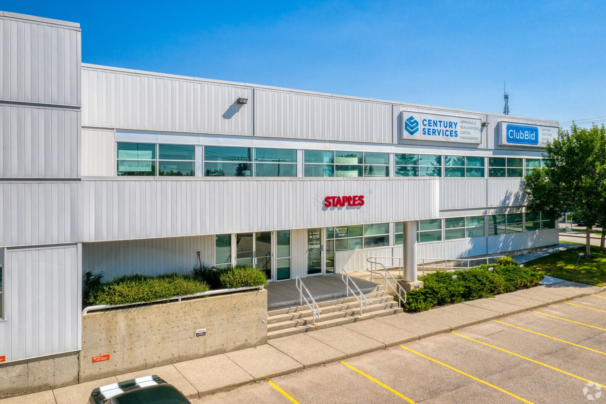 4220 Blackfoot Trl SE, Calgary, AB for sale Primary Photo- Image 1 of 1