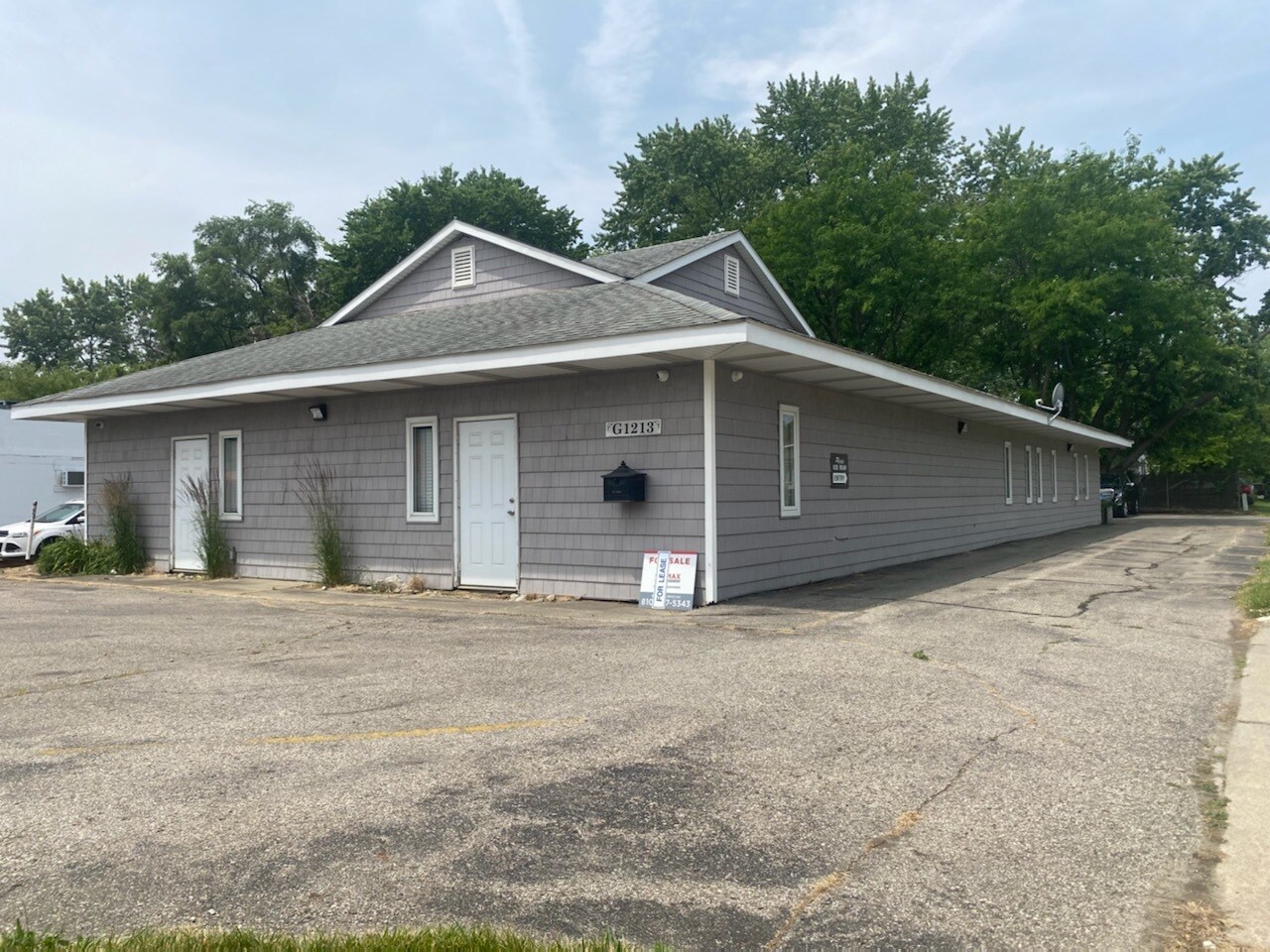 1213 N Ballenger Hwy, Flint, MI for sale Building Photo- Image 1 of 1