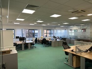 10 Stonefield Way, Ruislip for lease Interior Photo- Image 2 of 2