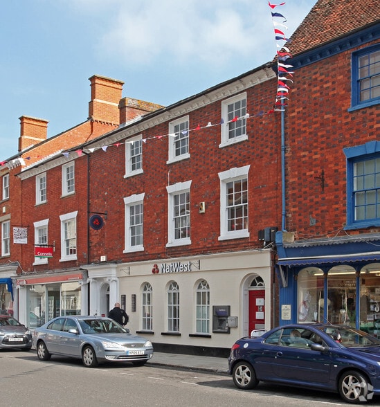 80 High St, Milton Keynes for lease - Primary Photo - Image 1 of 3