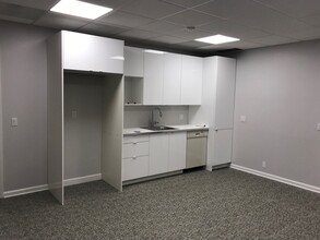 253 Post Rd W, Westport, CT for lease Interior Photo- Image 2 of 10