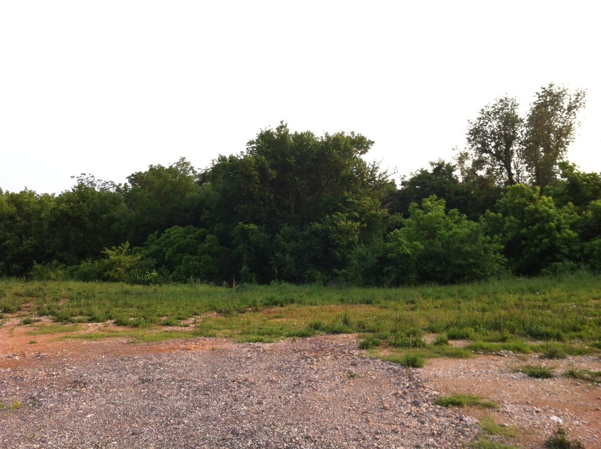 901 Rd, Bowling Green, KY 42101