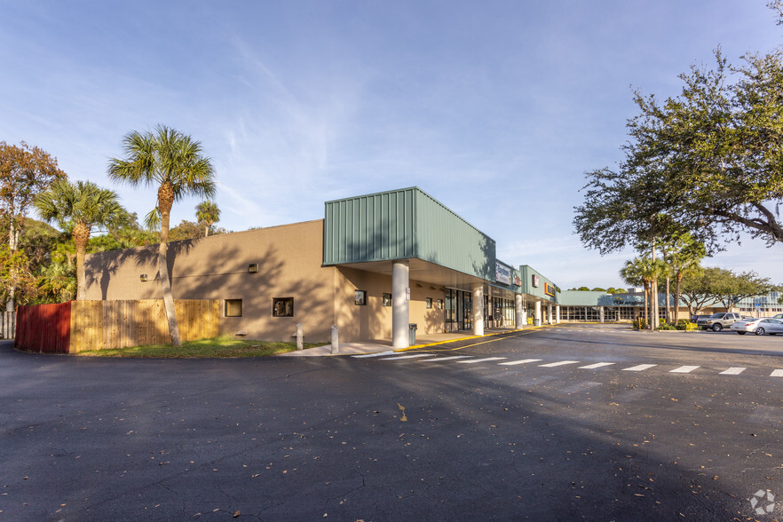 6351 Bayshore Rd, North Fort Myers, FL for lease - Building Photo - Image 2 of 4