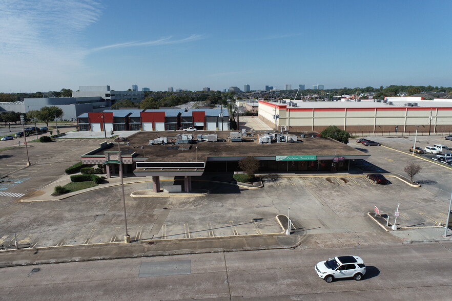 2730 Fondren Rd, Houston, TX for sale - Building Photo - Image 1 of 1