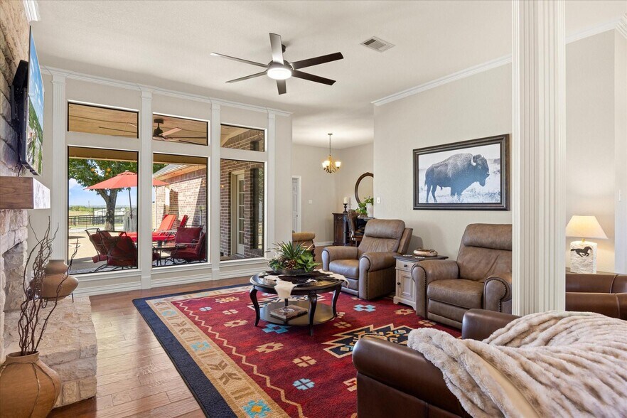 5444 Meadow Ridge Dr, Weatherford, TX for sale - Building Photo - Image 3 of 39