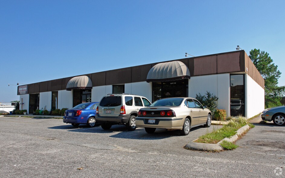 2805 Earlham Pl, High Point, NC for lease - Building Photo - Image 3 of 9