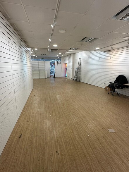 205 Kentish Town Rd, London for lease - Interior Photo - Image 3 of 5