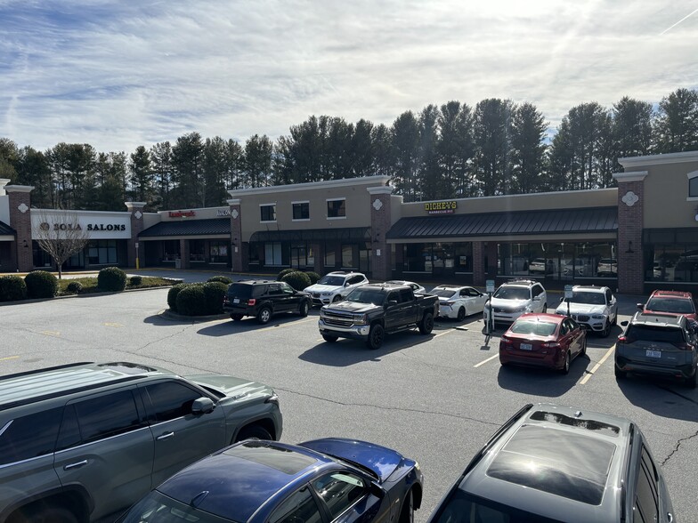 1636 Hendersonville Rd, Asheville, NC for lease - Building Photo - Image 3 of 8