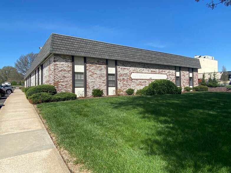 405 S Clairborne Rd, Olathe, KS for sale - Primary Photo - Image 1 of 1