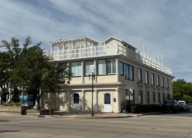 Retail in Bountiful, UT for sale - Building Photo - Image 1 of 1