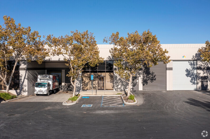 200-230 Railroad Ave, Milpitas, CA for lease - Building Photo - Image 3 of 14