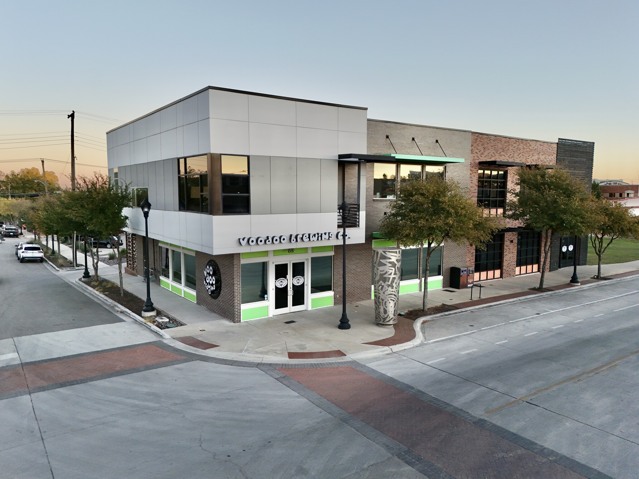 1001-1007 S Main St, Fort Worth, TX for lease Building Photo- Image 1 of 12