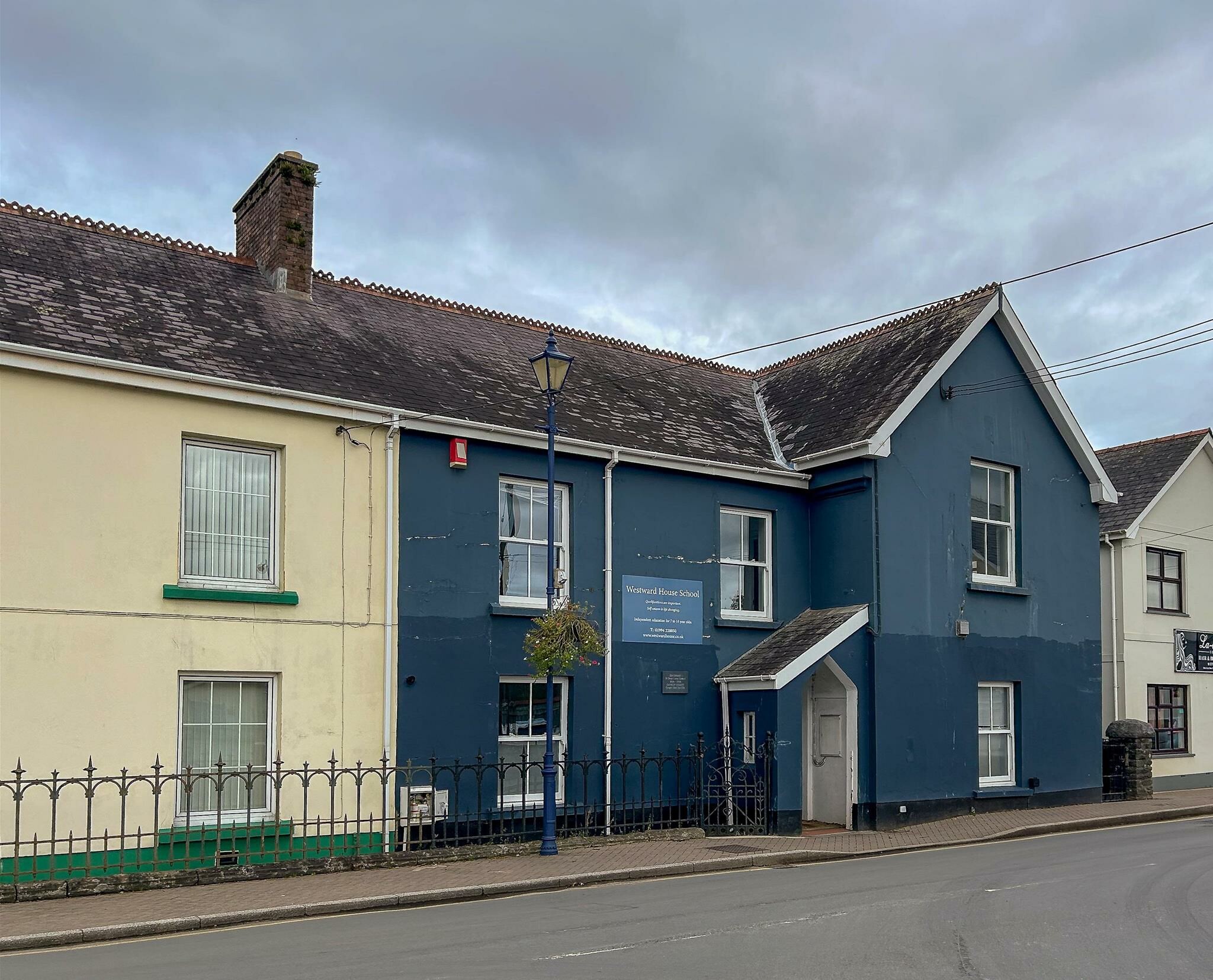 Pentre Rd, Carmarthen for sale Primary Photo- Image 1 of 7