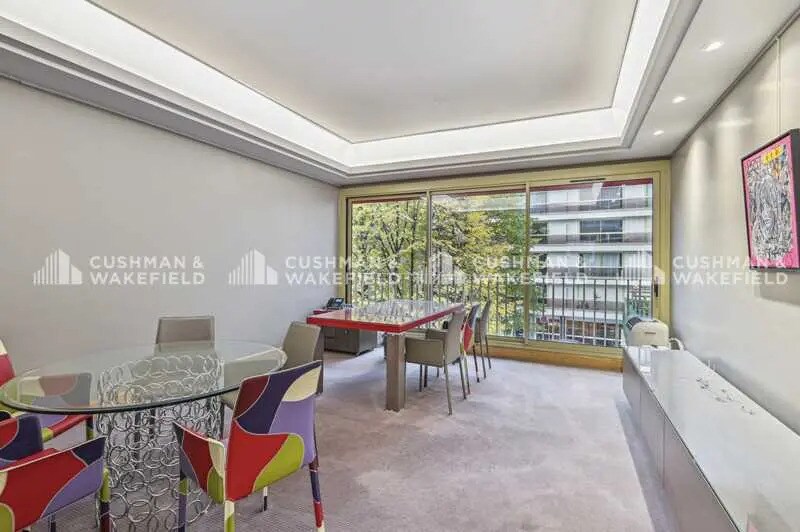 32 Boulevard Flandrin, Paris for lease Interior Photo- Image 1 of 10