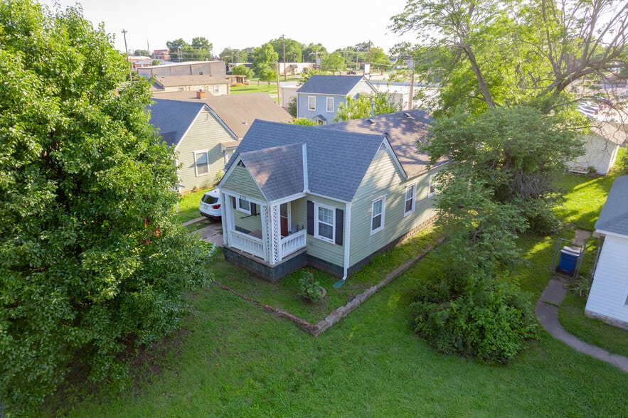 230 S Lewis St, Stillwater, OK for sale - Building Photo - Image 3 of 10